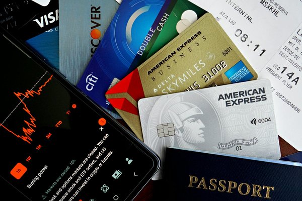 Comment utiliser les ressources naturelles pour créer des jeux éducatifs en camping?