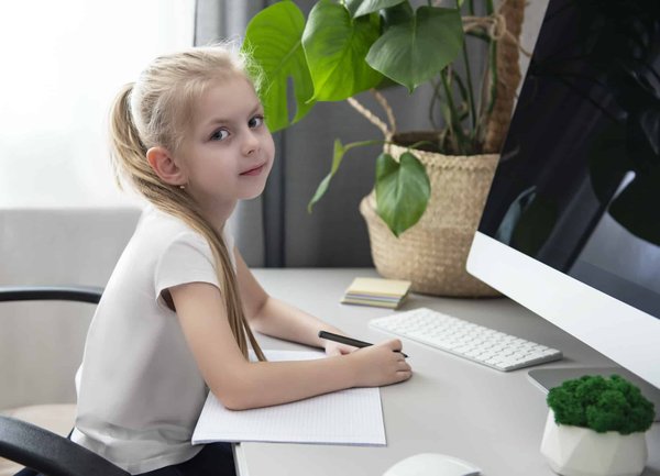 Où suivre des cours d'oenologie gratuits dans les régions viticoles de Bordeaux ?